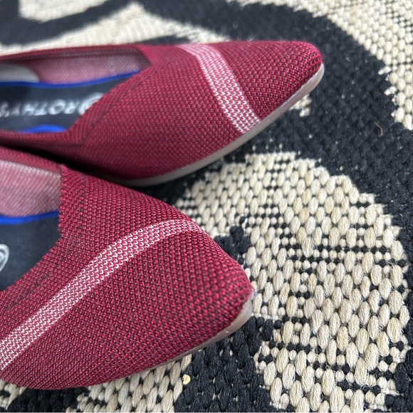 Red Stripe Rothys Point 8.5 - Picture 2 of 5